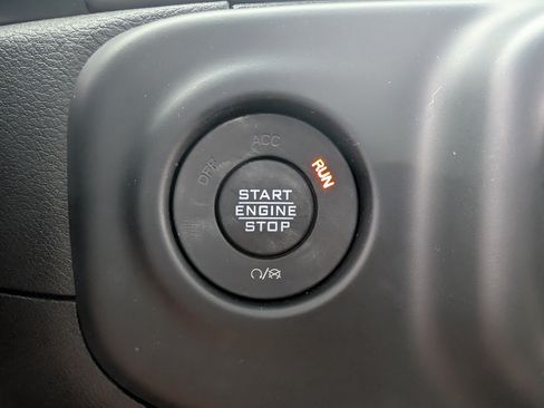 Used 2023 Jeep Wrangler Unlimited Sport AWD/4WD image 32