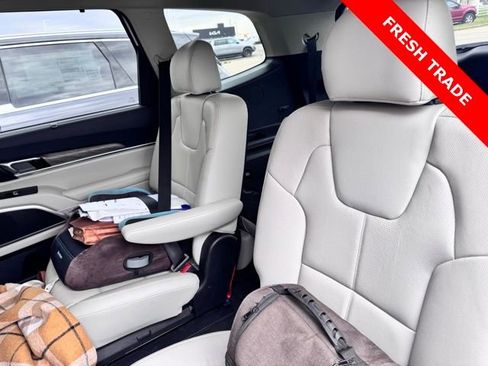 Used 2022 Kia Telluride EX w/ EX Premium Package image 6