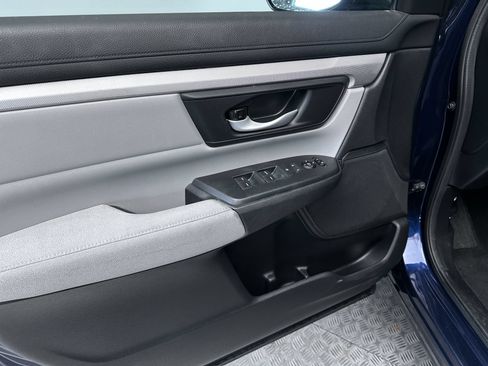 Used 2018 Honda CR-V LX image 15