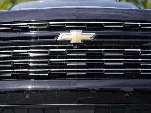 Used 2025 Chevrolet Tahoe High Country AWD/4WD image 37