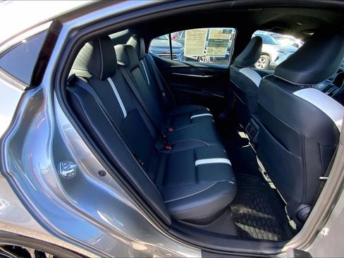 Used 2025 Toyota Camry SE image 19