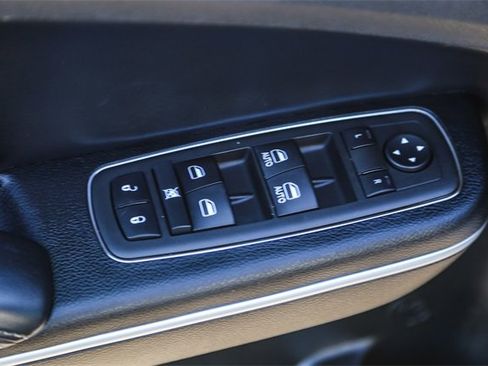 Used 2022 Chrysler 300 S image 20