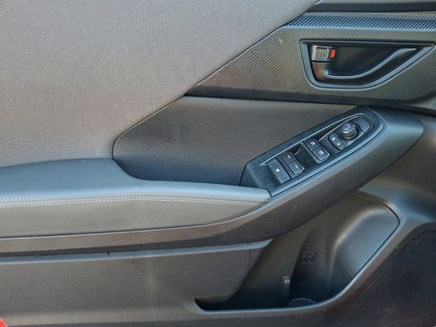 Used 2024 Subaru Crosstrek 2.0i Premium image 12