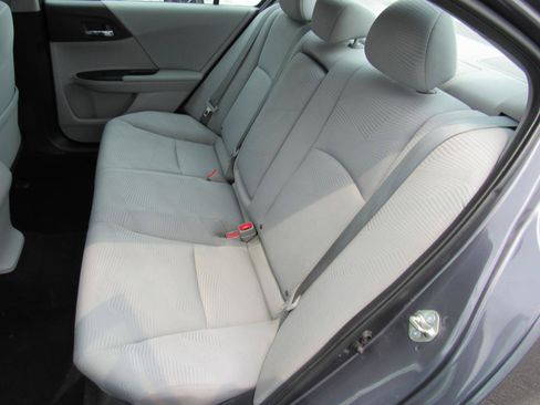 Used 2017 Honda Accord LX image 29