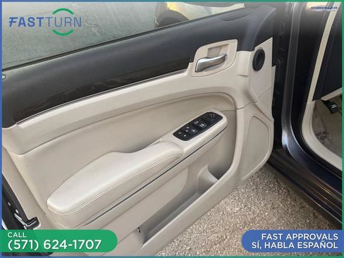Used 2014 Chrysler 300 w/ Driver Convenience Group RWD image 16