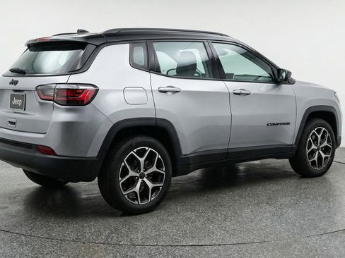 Used 2025 Jeep Compass Limited AWD/4WD image 9