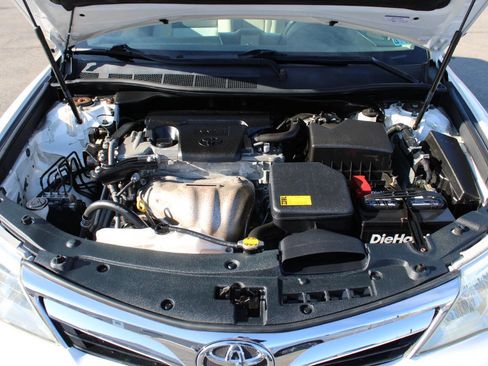 Used 2012 Toyota Camry XLE image 11