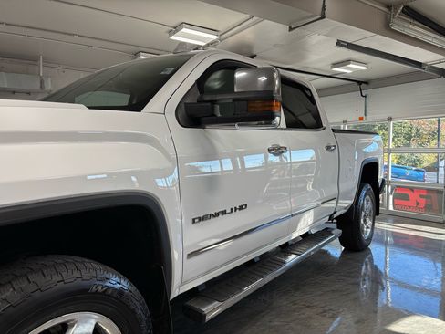 Used 2015 GMC Sierra 3500 Denali w/ Duramax Plus Package image 6