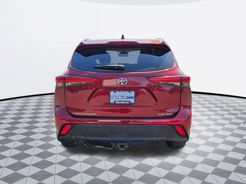 Used 2020 Toyota Highlander XLE AWD/4WD image 5