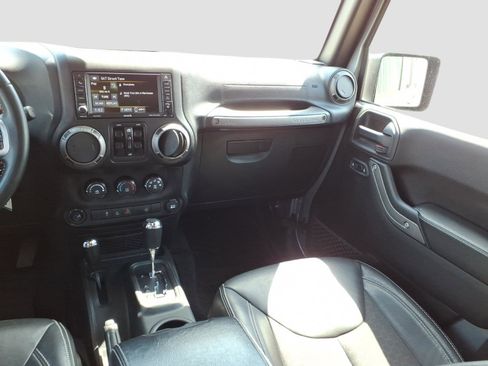 Used 2017 Jeep Wrangler Unlimited Sport image 15