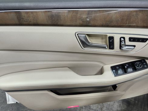 Used 2015 Mercedes-Benz E 350 4MATIC Sedan image 26