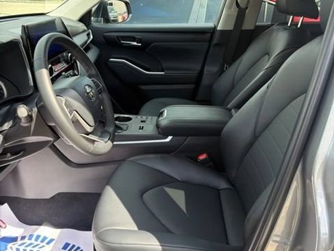 Used 2026 Toyota Highlander XLE AWD/4WD image 34