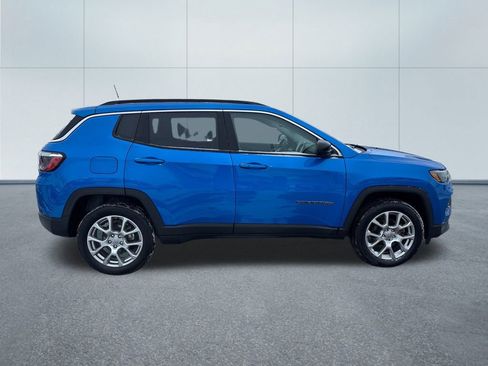 Certified 2022 Jeep Compass Latitude image 8