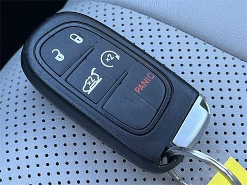 Certified 2020 Jeep Cherokee Limited image 34