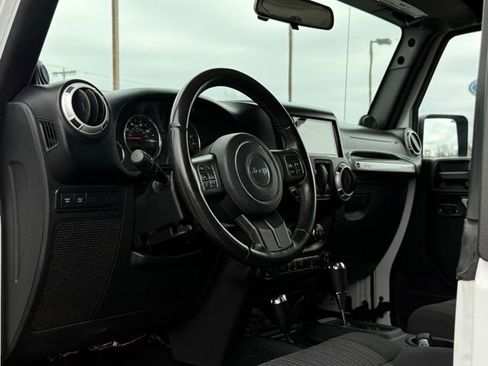 Used 2011 Jeep Wrangler Rubicon w/ PWR Convenience Group image 10