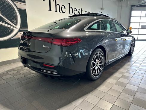 Used 2023 Mercedes-Benz EQS 580 4MATIC Sedan w/ Exclusive Trim Package image 4