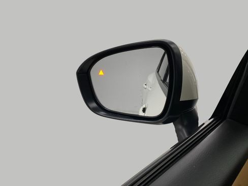 Used 2023 Nissan Rogue Platinum w/ Platinum Premium Package image 20