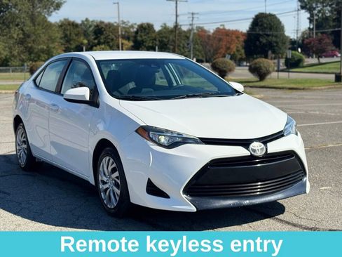 Used 2017 Toyota Corolla LE image 11