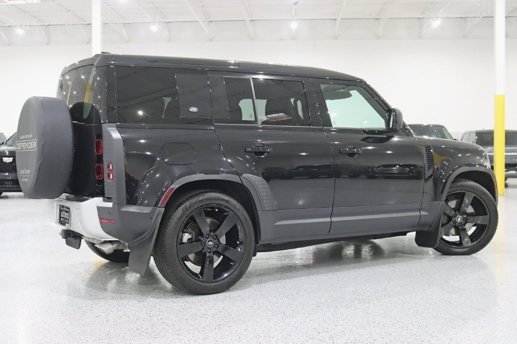 Used 2024 Land Rover Defender 110 SE AWD/4WD image 9