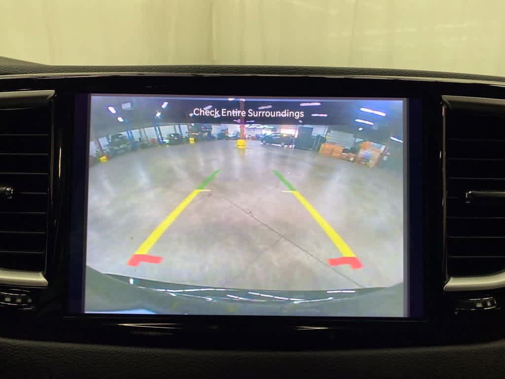 Used 2024 Chrysler Pacifica Touring-L FWD image 27