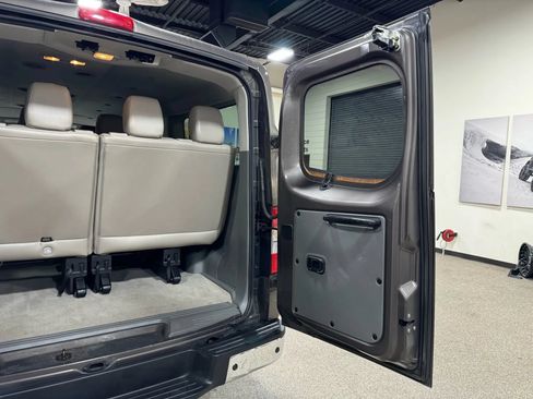 Used 2018 Nissan NV 3500 SL RWD image 26