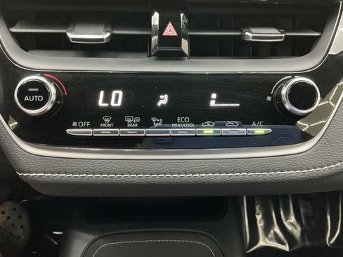 Used 2022 Toyota Corolla SE FWD image 35