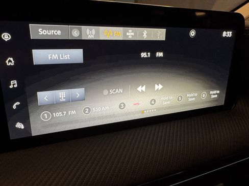 Used 2025 Nissan Kicks SR FWD image 13