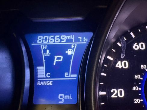 Used 2017 Hyundai Veloster FWD image 21