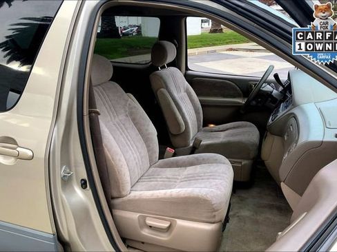 Used 2001 Toyota Sienna LE image 7