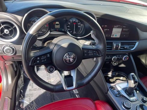 Used 2022 Alfa Romeo Giulia Veloce image 19
