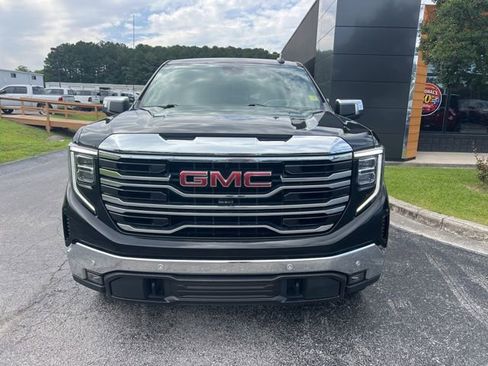 Used 2022 GMC Sierra 1500 SLT w/ SLT Premium Plus Package AWD/4WD image 3