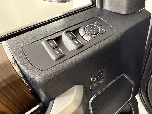 Used 2017 Ford F150 Lariat w/ Equipment Group 502A Luxury AWD/4WD image 10