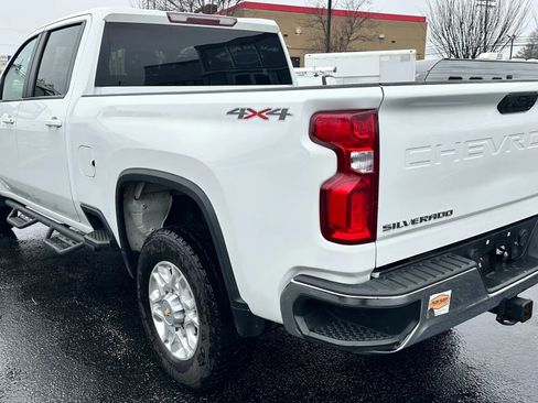 Used 2021 Chevrolet Silverado 2500 LT w/ Fleet Comfort Package image 7
