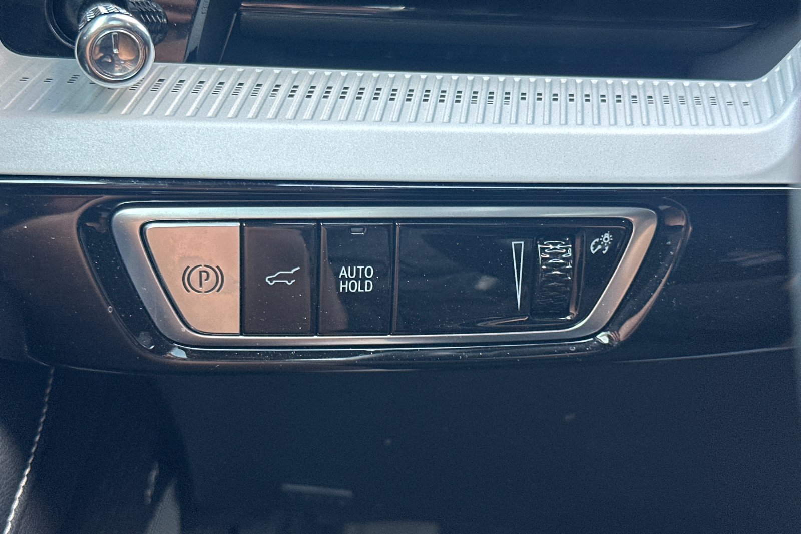 Certified 2025 Cadillac Optiq Sport 2 AWD/4WD image 39