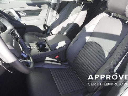 Used 2025 Land Rover Discovery Sport S image 19