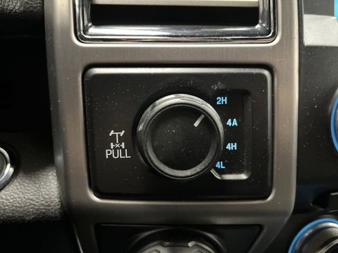 Used 2018 Ford F150 Platinum w/ Equipment Group 701A Luxury image 26