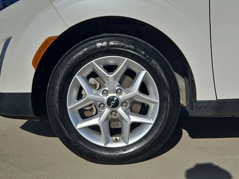 Certified 2024 Kia Soul LX w/ Option Group 015 image 12