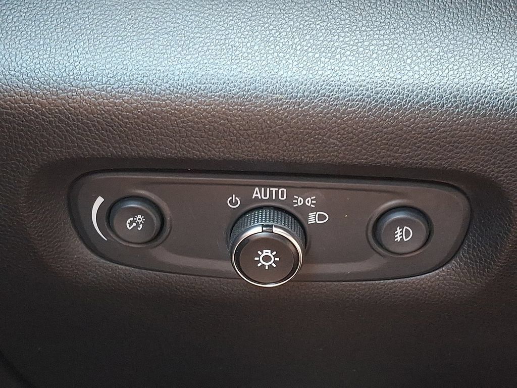 Used 2018 Chevrolet Traverse High Country AWD/4WD image 25