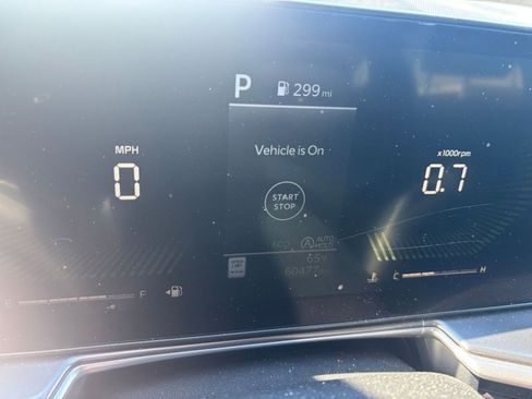 Used 2024 Kia Sorento S image 10