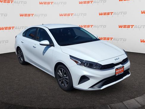 Used 2023 Kia Forte LXS FWD image 7