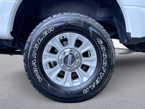 Used 2022 Ford F250 XL w/ STX Appearance Package AWD/4WD image 22