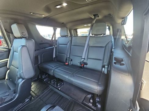 Used 2022 Chevrolet Suburban Z71 w/ Luxury Package AWD/4WD image 27