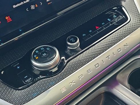 Used 2025 Ford Expedition Max Platinum w/ Stealth Appearance Package image 37