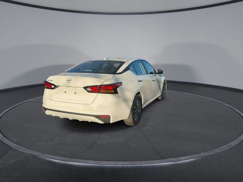 Used 2025 Nissan Altima 2.5 SV image 15