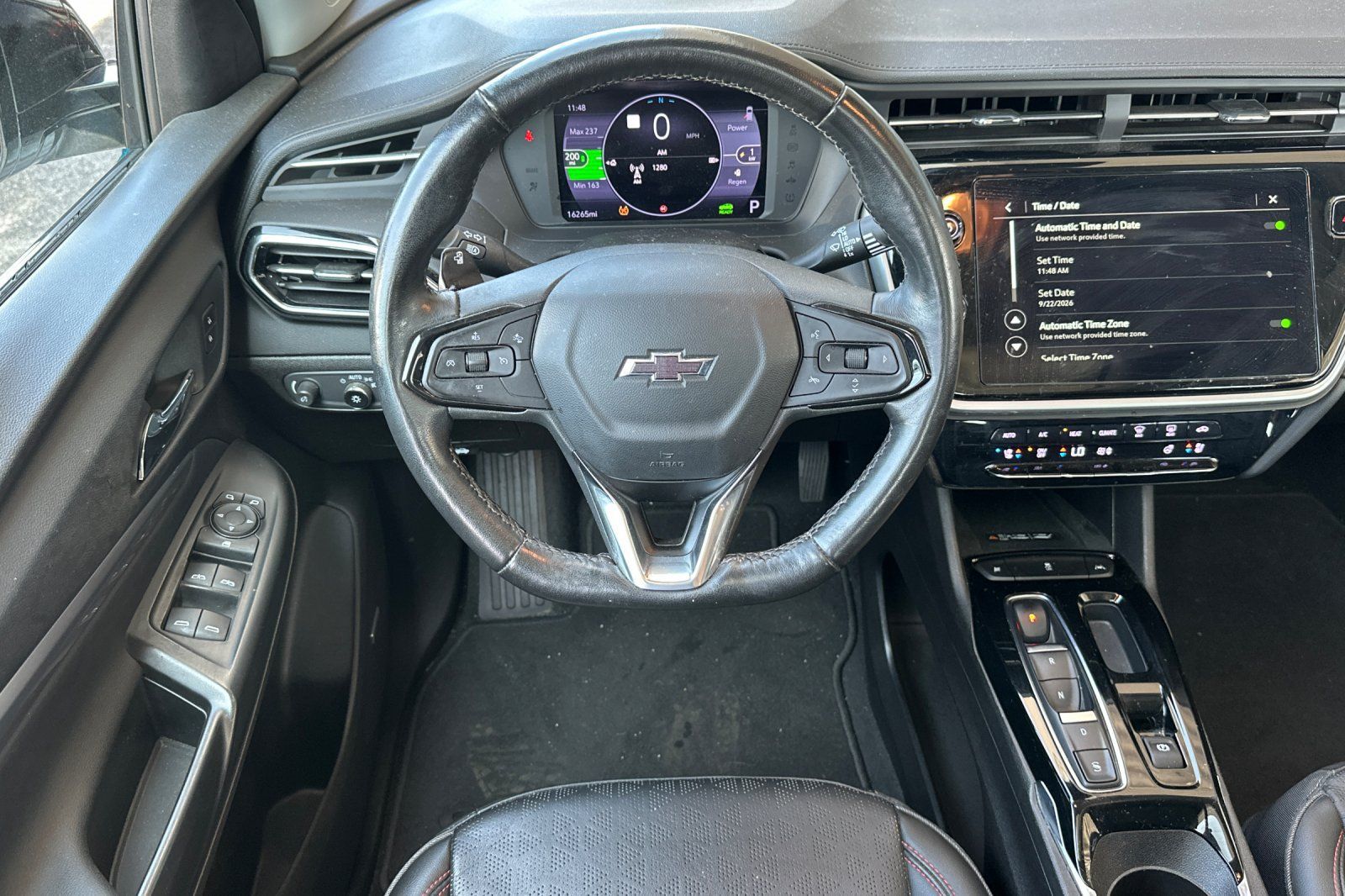 Used 2023 Chevrolet Bolt EUV Premier w/ Sun & Sound Package FWD image 17