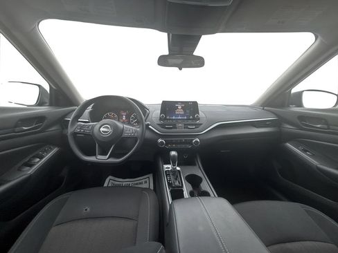 Used 2025 Nissan Altima 2.5 S FWD image 17