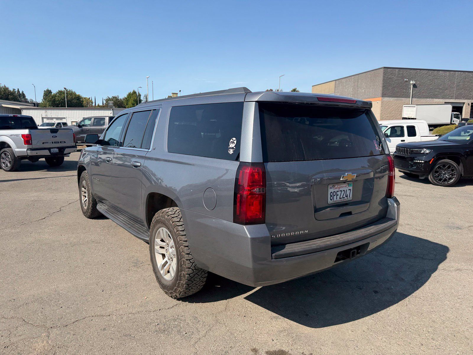 Used 2018 Chevrolet Suburban LT AWD/4WD image 3