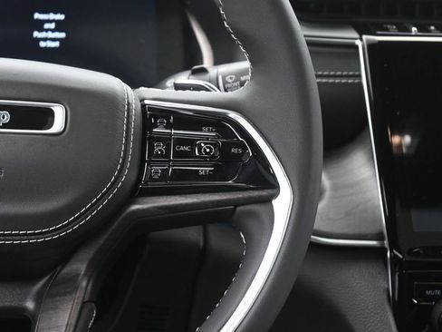 Used 2023 Jeep Grand Cherokee Overland image 29