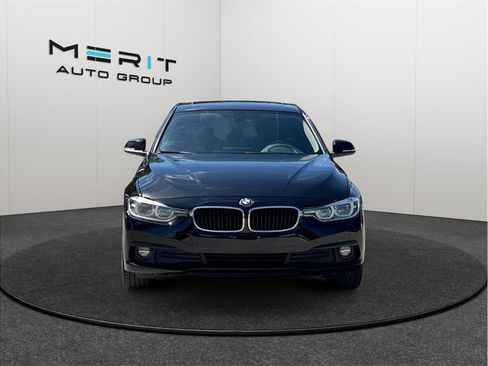 Used 2018 BMW 320i Sedan RWD image 3