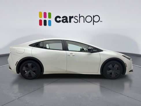 Used 2024 Toyota Prius Prime SE image 6